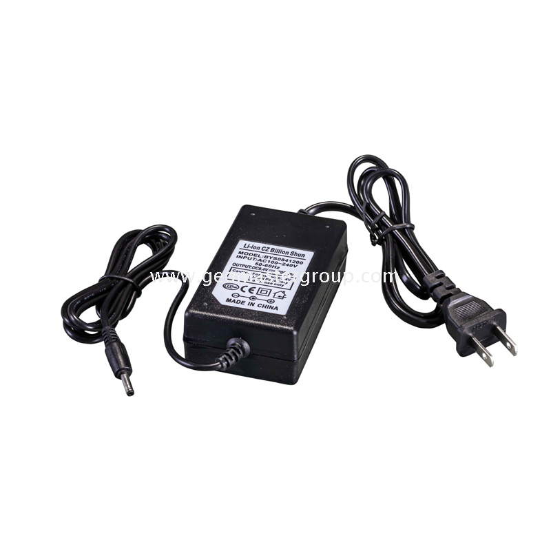 Зарядное устройство для геодезических работ